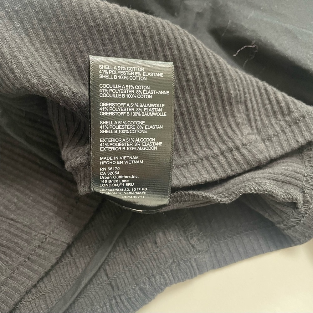 URBAN OUTFITTERS cropped puff sleeve top - Picture 5 of 6